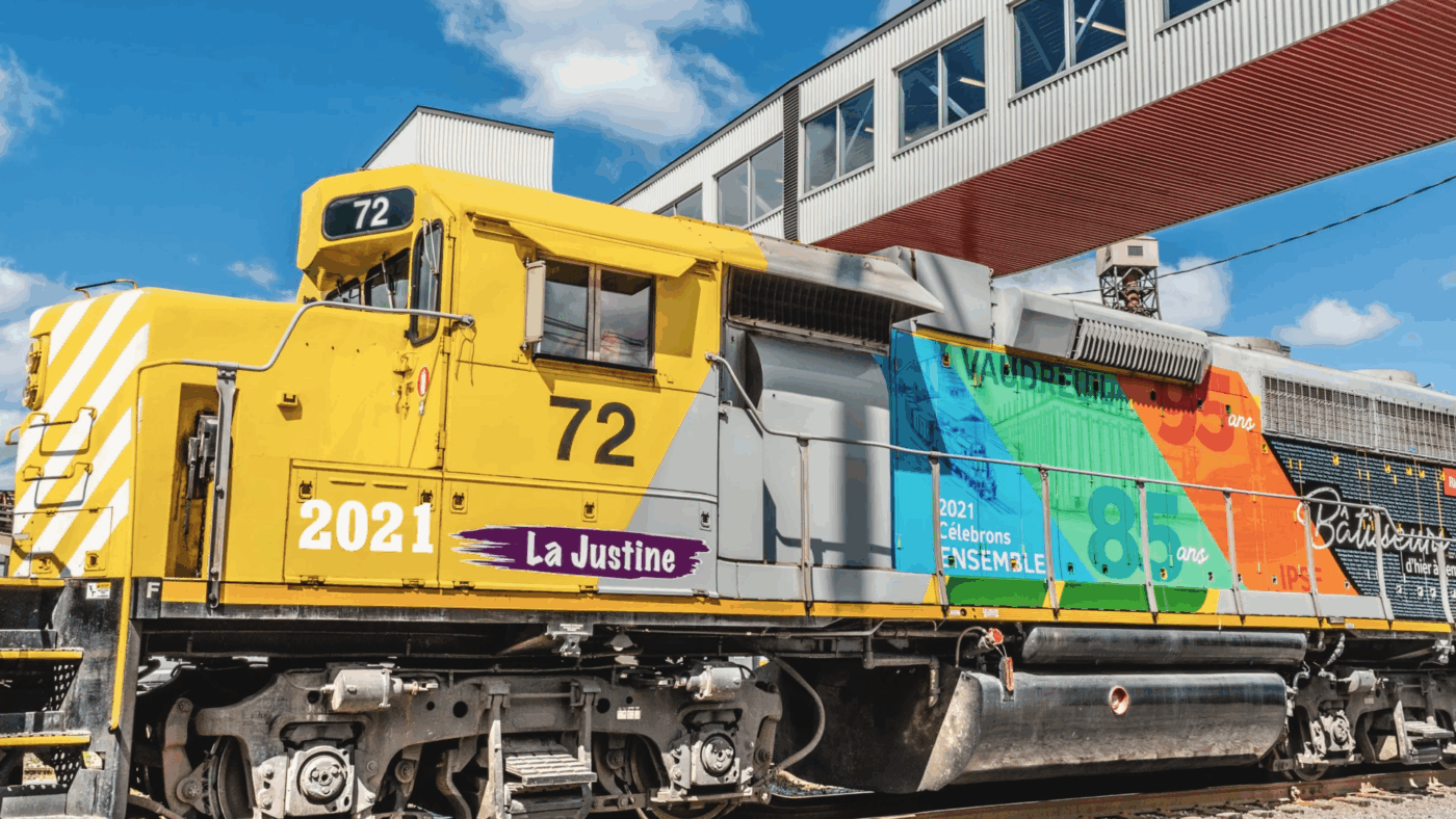 train avec plusieurs couleurs rio tinto